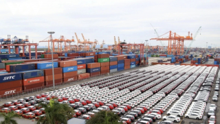 Việt Nam nhập hơn 200.000 ô tô năm 2025: Mitsubishi Xpander, Toyota Yaris Cross, Innova Cross đổ bộ