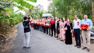 Thợ ảnh đi nhầm đám cưới, chụp trọn lễ người lạ: Chủ studio Cà Mau lên mạng tìm cô dâu, kể lại diễn biến hy hữu