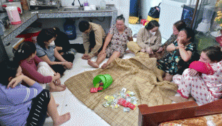 9 người phụ nữ bị bắt giữ khi đang sát phạt cùng 1 nam thanh niên: Số tiền thu giữ tại hiện trường?