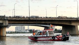 Ám ảnh lời kể của nhân chứng chứng kiến người đàn ông rơi xuống sông Sài Gòn giằng co sự sống trong tích tắc