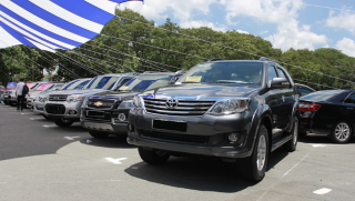 Toyota Vios, Corolla Cross, Xpander 'khan' xe mới: Thị trường ô tô cũ sôi động trở lại cận Tết 2026