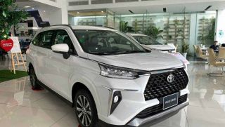Quyết ‘hạ bệ’ Mitsubishi Xpander, Toyota Veloz Cross giảm giá lăn bánh ‘rẻ như cho’ đầu tháng 2/2026
