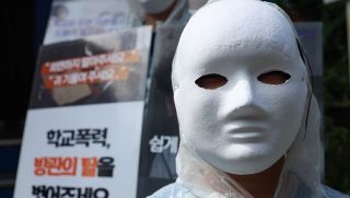 Mạng xã hội xôn xao trước vụ việc 3 thiếu niên hành hung, tống tiền bạn học suốt 3 năm liền