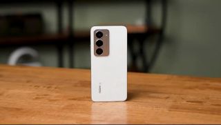 Đây là chiếc điện thoại Xiaomi giá dưới 5 triệu màn to như iPhone 17 Pro Max, pin khủng áp đảo Galaxy S25