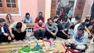 Công an bắt quả tang nhóm người đang đánh bạc ngày Tết, số tiền tạm giữ lên đến 518 triệu đồng