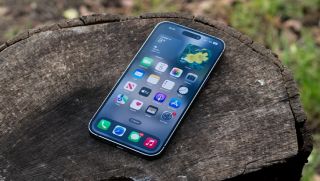 Mua mẫu iPhone giá rẻ cấu hình siêu hời này, cân mọi tác vụ nặng, xài thả ga nhiều năm tới