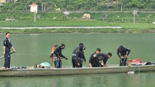 Vụ lật thuyền chở 7 người trên Sông Gianh: Đã tìm thấy thi thể người ông, nỗi đau bao trùm gia đình