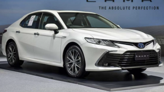 Toyota đồng loạt hạ giá xe hybrid tại Việt Nam: Camry, Corolla Cross, Yaris Cross ‘chạm đáy’