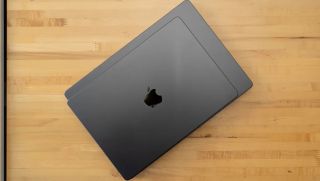 Sắp có Macbook Pro với màn Dynamic Island xịn sò như iPhone 17 Pro Max