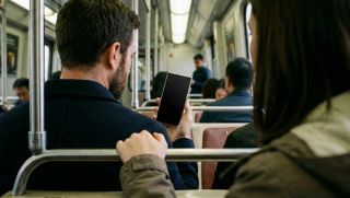 Galaxy S26 Ultra vừa lộ tính năng màn hình ‘chống nhìn trộm’, Xiaomi, OPPO, vivo lập tức ‘sao chép’