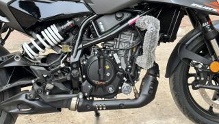 ‘Đè bẹp’ Yamaha Exciter, ‘vua côn tay’ 250cc mới ‘xịn’ hơn Honda Winner R ra mắt giá 53,3 triệu đồng