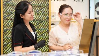 Kính Hải Triều tư vấn: Cách tìm cặp mắt kính chính hãng phù hợp