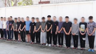 Bắt nhóm 'choai choai' dùng hung khí nguy hiểm gây náo loạn khu dân cư suốt 2 tiếng lúc rạng sáng