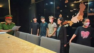 Diễn biến mới nhất vụ chủ nhà hàng gọi 'đàn em' lột đồ khách do mâu thuẫn thanh toán tiền ở TP.HCM