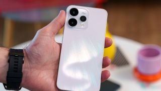 Đây là chiếc điện thoại OPPO giá rẻ, ngoại hình đẹp như iPhone 16 Pro Max đáng mua nhất hiện nay