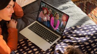 MacBook Air M5 ra mắt: Bộ nhớ tiêu chuẩn 512GB, hiệu năng AI tăng vọt