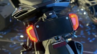 ‘Vua côn tay’ 200cc mới chính thức ra mắt giá 52 triệu đồng: Khắc chế cứng Honda Winner R và Exciter