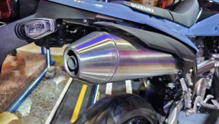 Suzuki ra mắt ‘huyền thoại côn tay’ mới chất hơn Honda Winner R: Đẳng cấp vượt thời gian, giá dễ mua