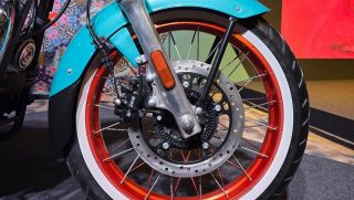 ‘Huyền thoại côn tay’ mới của Anh chính thức ra mắt: Đẳng cấp hơn Honda Winner R, có ABS, giá dễ mua