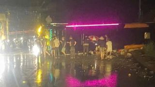 Xe khách chở 10 người bất ngờ lật trong đêm mưa: Danh tính nạn nhân và nguồn cơn ra sao?