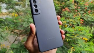 Giá Galaxy S21 FE rẻ như cỏ đầu tháng 3/2026, trang bị ngon đét, từng đe nẹt cả iPhone 14 Pro