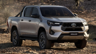 ‘Hắc mã’ Toyota Hilux bất ngờ vượt lên ‘đoạt ngôi’ của ‘ông vua bán tải’ Ford Ranger