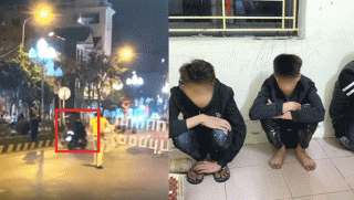 Xe máy ‘kẹp 3’ liều mình thông chốt, đâm đổ rào chắn của công an: Các tội danh có thể phải đối mặt?