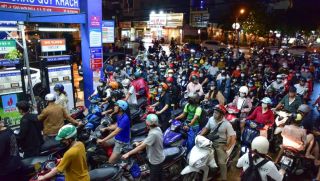 Lý do giá xăng Việt Nam rẻ hơn 1 số nước Đông Nam Á: So với Singapore, Thái Lan mới thấy rõ vị trí