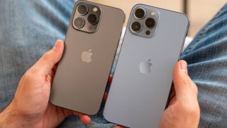 Bảng giá iPhone 13 hôm nay 13/3: iPhone 13 và iPhone 13 Pro Max cũ sập giá từ 11 triệu, hấp dẫn hơn iPhone 17e