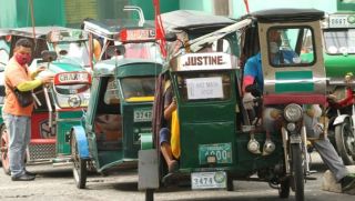 Giá xăng dầu tăng chóng mặt, một quốc gia phát tiền mặt khẩn cấp, tung chiêu độc giải cứu tài xế