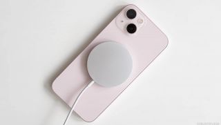 iPhone 13 cũ rẻ bằng nửa máy mới, ngang máy Android tầm trung, thấp hơn iPhone 17e 10 triệu