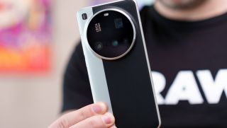 Giá đập hộp Xiaomi 15 Ultra giảm kỷ lục cả chục triệu ngày 20/3, xả kho mạnh khắc chế Galaxy S26 Ultra