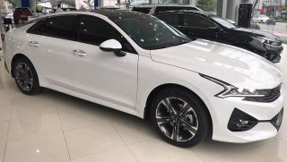 Giá lăn bánh Kia K5 cuối tháng 3/2026 giảm xuống mức cực rẻ nhờ ưu đãi khủng, đại chiến Toyota Camry