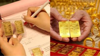 Giá vàng biến động chóng mặt, doanh nghiệp có được bán vàng bằng giấy hẹn? Người mua đối diện rủi ro
