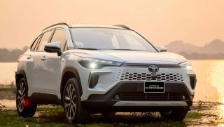 Giá lăn Toyota Corolla Cross cuối tháng tháng 3/2026 giảm ‘kịch kim’, dễ khiến Kia Seltos ‘gục ngã’