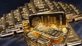 Giá vàng hướng mốc 6.300 USD, ngân hàng Mỹ nâng dự báo, nhà đầu tư tính toán thời điểm mua vào