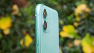 Giá iPhone 11 thấp nhất lịch sử, hơn 4 triệu đồng lướt mạng, xem video, chụp ảnh xịn như iPhone 17e