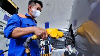 Giá xăng E5RON92 và Xăng RON 95 giảm gần 5000đ/l, WTI Brent hạ nhiệt, giá xăng trong nước điều chỉnh theo kỳ điều hành