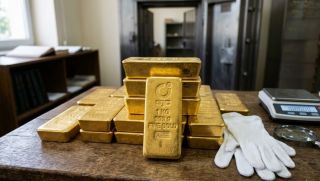 Giá vàng sau nhiều tuần biến động: Hai chuyên gia hàng đầu dự báo về mức giá không tưởng sắp tới?