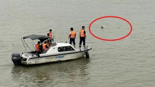 Hiện trường phát hiện thi thể nam giới trên sông Hồng gần cầu Vĩnh Tuy, Hà Nội: Làm rõ danh tính và nguyên nhân