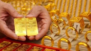 Giá vàng hôm nay 10/4 bật tăng 'ác': Bảng giá BTMC, SJC, PNJ, Mi Hồng,... chênh nhau thế nào?