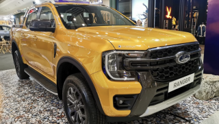 Thành công lấy lại 'ngôi vua' bán tải tại Việt Nam: Ford Ranger ‘vượt mặt’ Toyota Hilux gần 800 xe