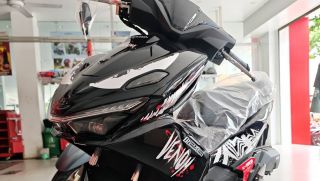 Giá xăng dầu cập nhật chiều nay 15/4: Ron 95 ‘rẻ bèo’, Honda Air Blade mới chính thức về đại lý Việt