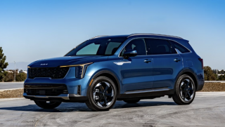 Kia Sorento Hybrid 2026 chuẩn bị ra mắt vào tháng 4 này:  Có ‘đá chén cơm’ của ‘gà nhà’ Santa Fe?