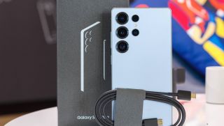 Giá xăng dầu, giá vàng, giá gas hôm nay 16/4 đều giảm mạnh, giá Galaxy S25 Ultra cũng sale sập sàn