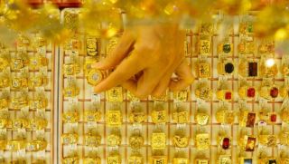 Giá vàng hôm nay tối 17/4: Giá vàng miếng SJC vàng nhẫn 'nhảy múa' thất thường, chênh lệch mua - bán nới rộng