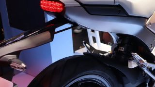 Giá xăng dầu sáng 20/4: RON 92 rẻ bèo, Honda công bố xe máy mới 'không cần xăng' được yêu thích nhất