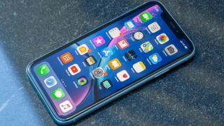 Giá iPhone XR rẻ kỷ lục, vua iPhone cũ giá rẻ lướt Tiktok, Facebook, gọi Zalo vẫn mượt như iPhone 17