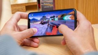 Đây là iPhone màn LCD cuối cùng, tháng 4/2026 vẫn là vua giá rẻ, nhiều tính năng mượt như iPhone 17e