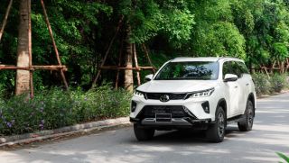 Quyết ‘ăn thua đủ’ với Ford Everest, Toyota Fortuner hạ giá lăn bánh ‘rẻ như cho’ cuối tháng 4/2026